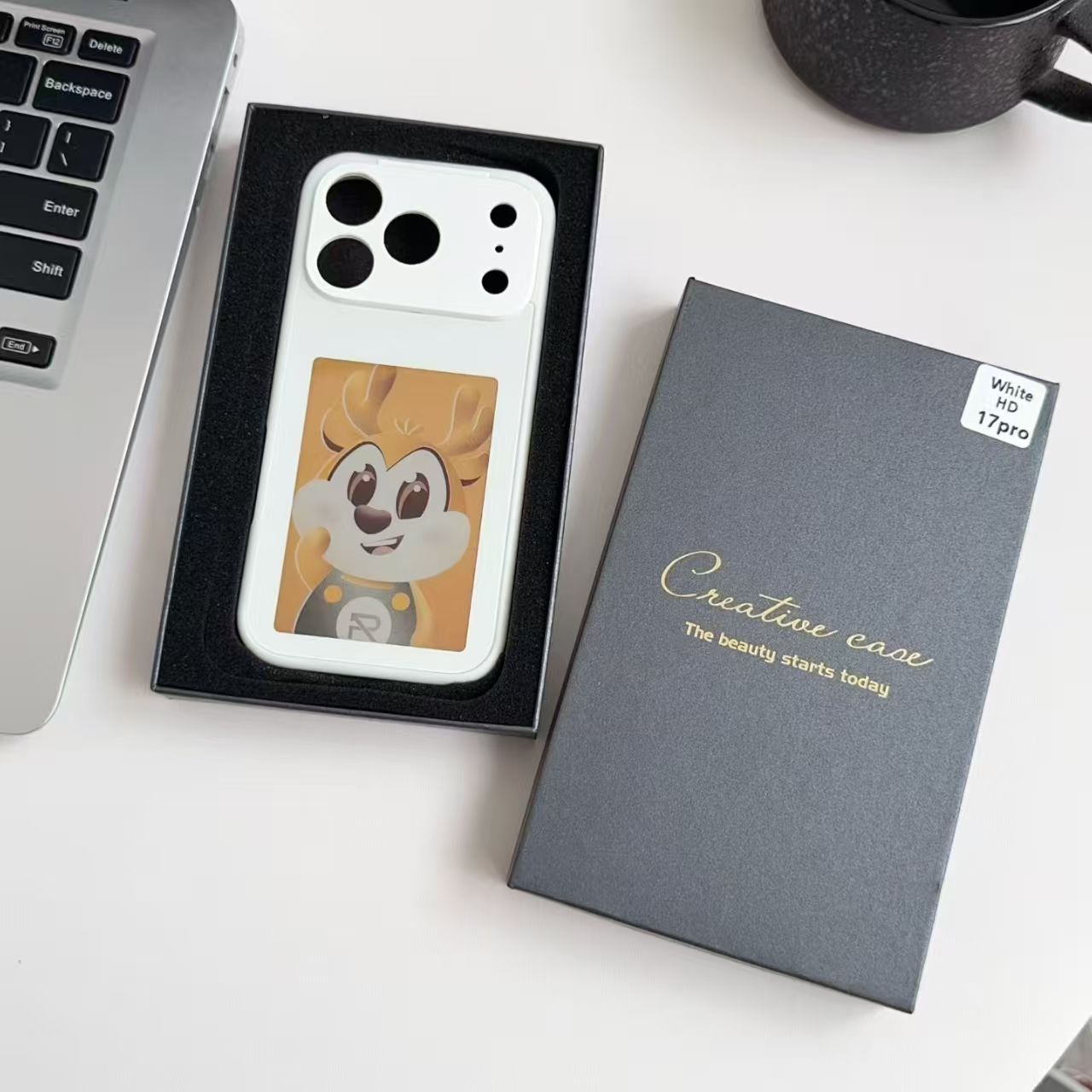 E-ink phone case for iPhone 17